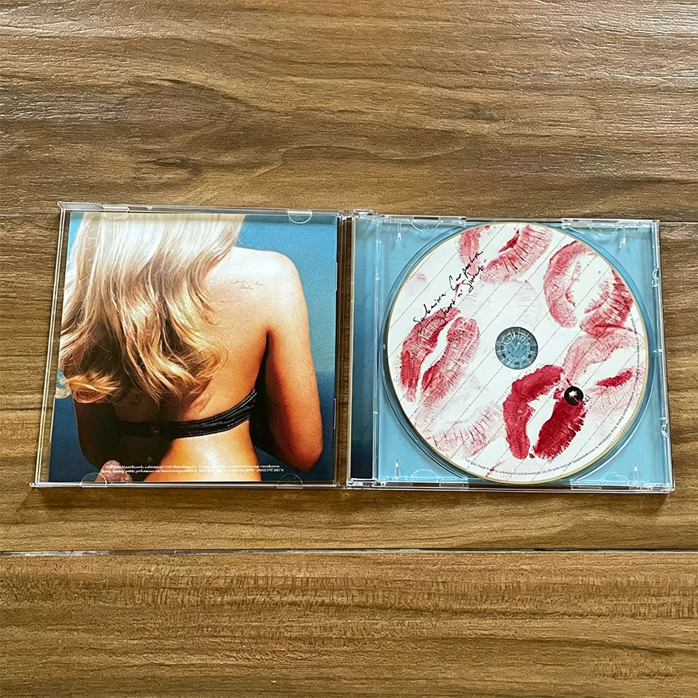 CD 'Short N' Sweet' - Álbum de - Vintage Collectibles avaliação e preço