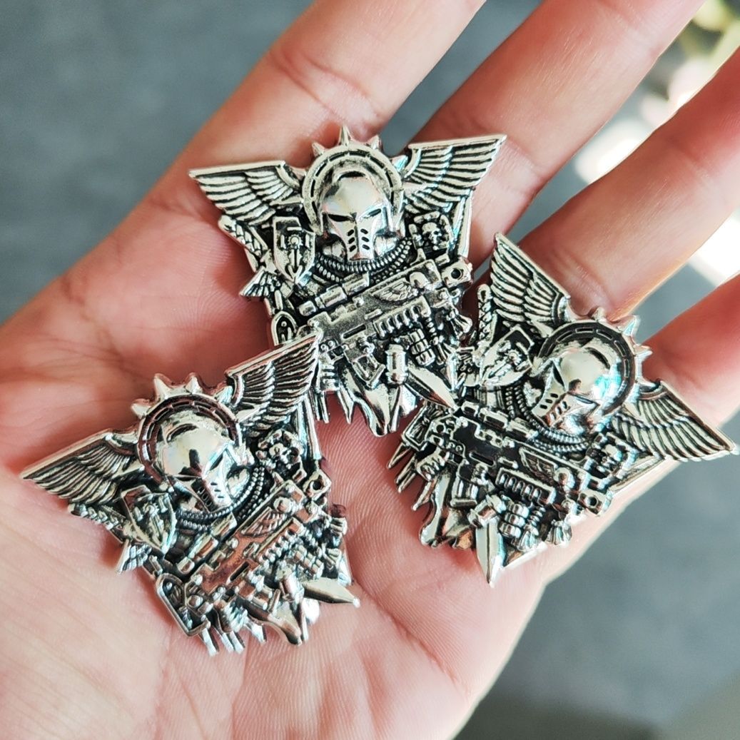 Broche Vintage de Capacete Ala - Vintage Collectible Guns avaliação e preço